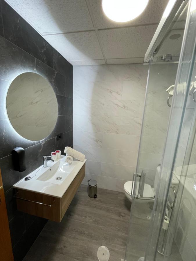 Hostal Calderon De La Barca Zalamea de la Serena Luaran gambar