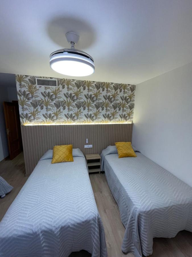 Hostal Calderon De La Barca Zalamea de la Serena Luaran gambar