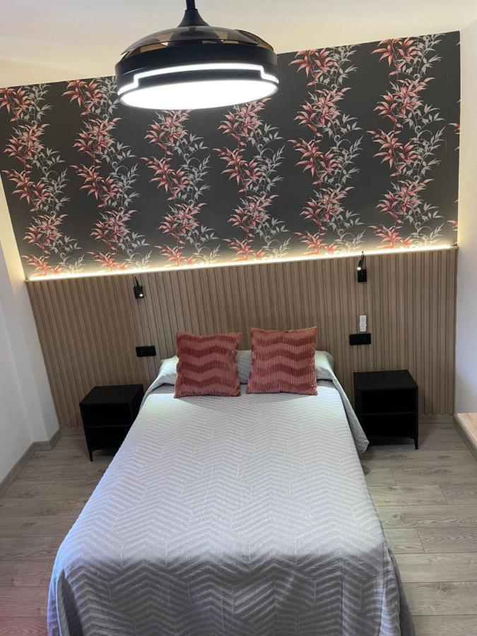 Hostal Calderon De La Barca Zalamea de la Serena Luaran gambar